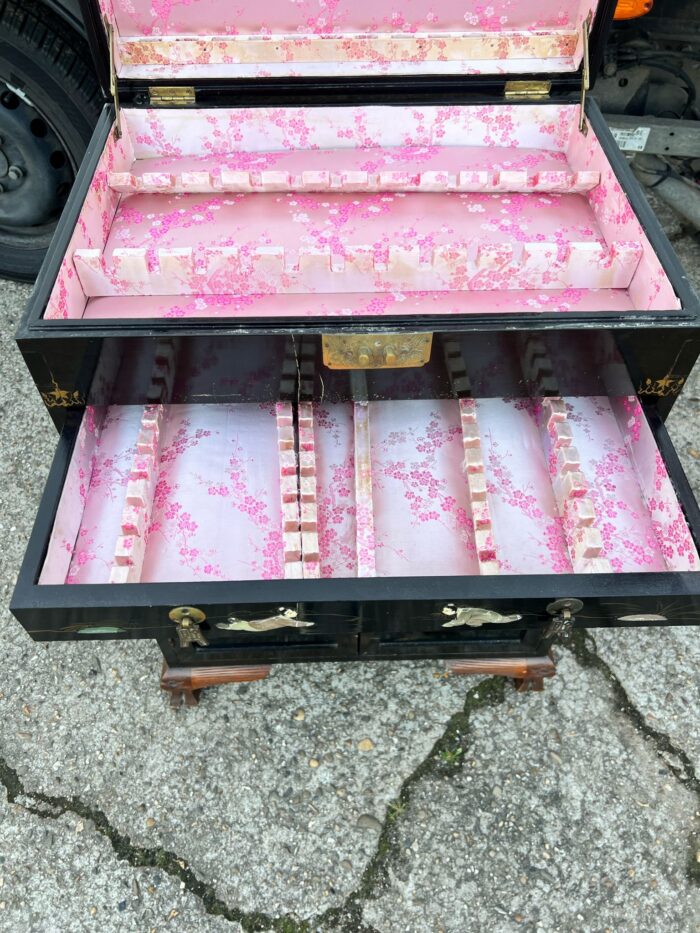 Chinoiserie stiilis ehtekummut - Image 7