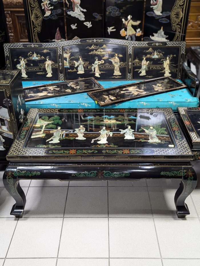 Idamaine diivanilaud