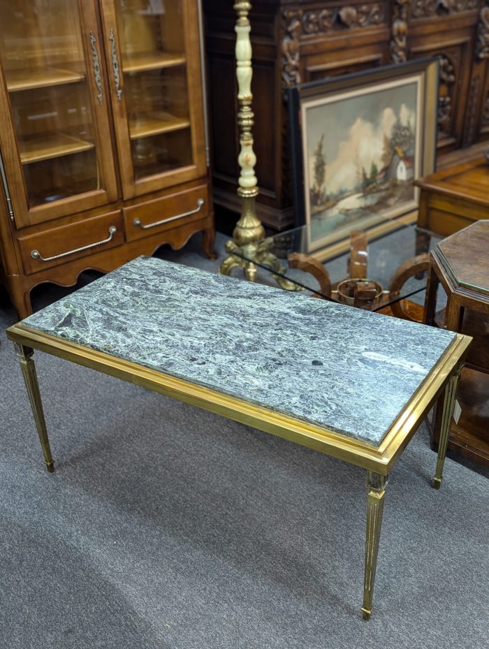 Marmorplaadiga diivanilaud