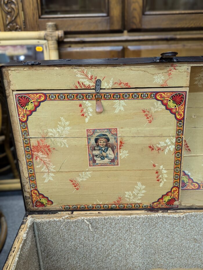 Travel Chest - Image 5