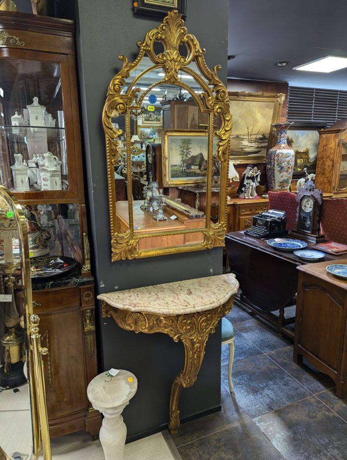 Peegel ja konsoollaud rokokoo stiilis