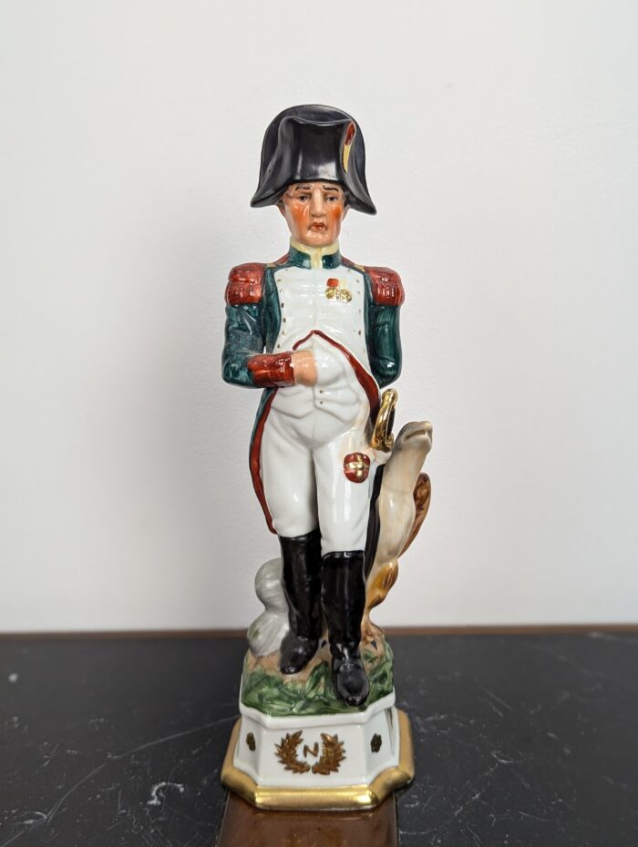 Napoleon posliinifiguuri