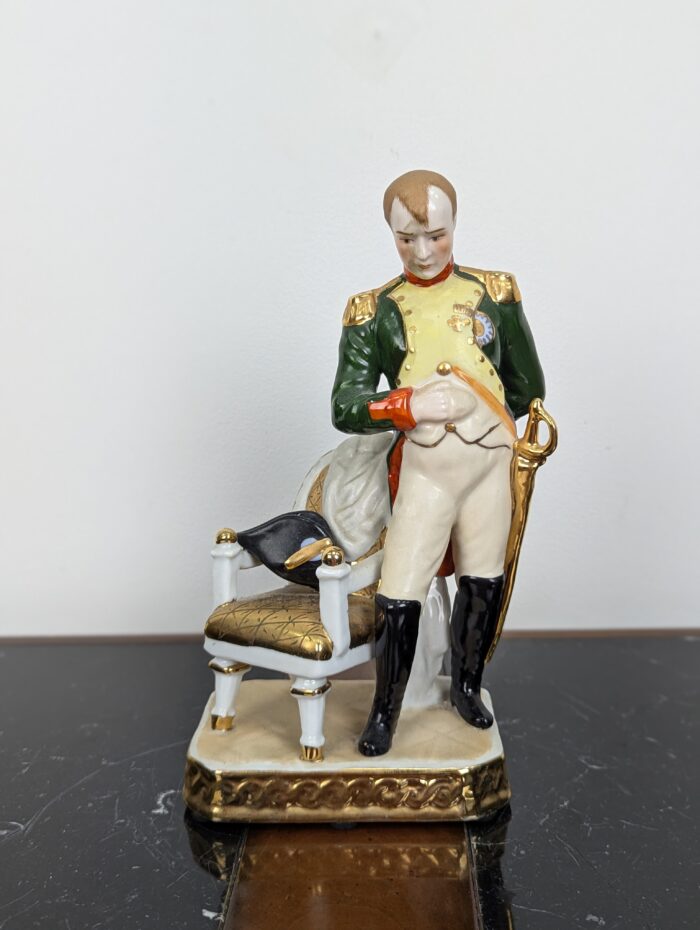 Neundorf Napoleon posliinifiguuri