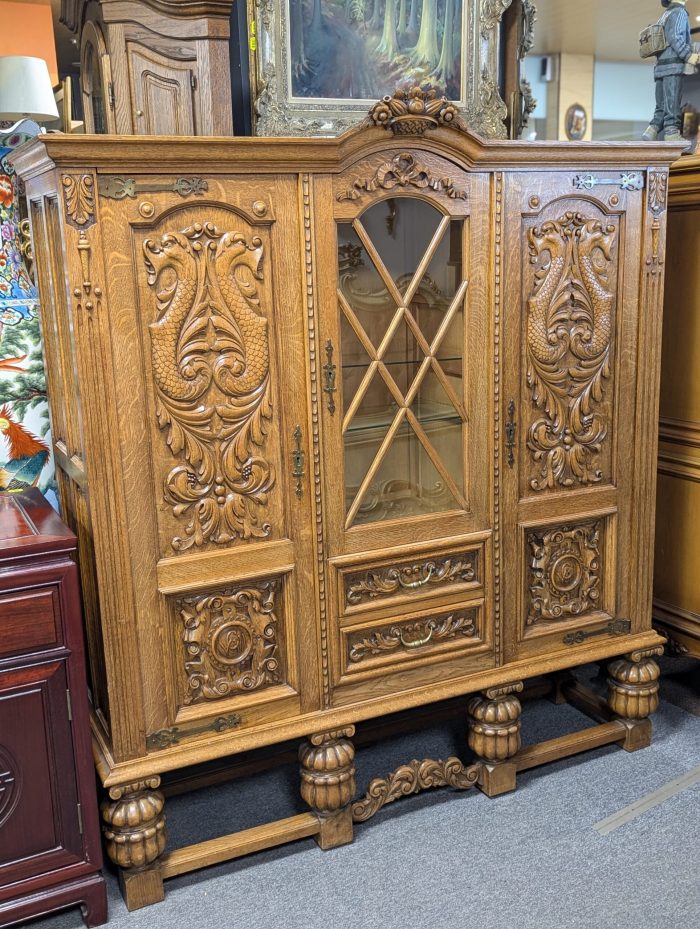 Vitriin-puhvetkapp renessansi stiilis