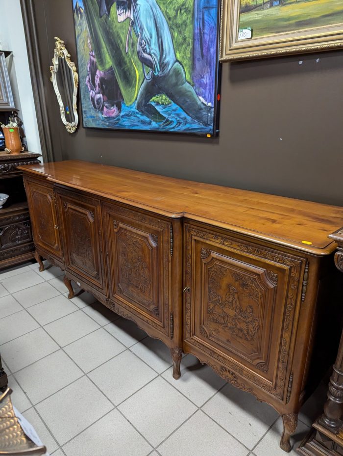 Servant rokokoo stiilis