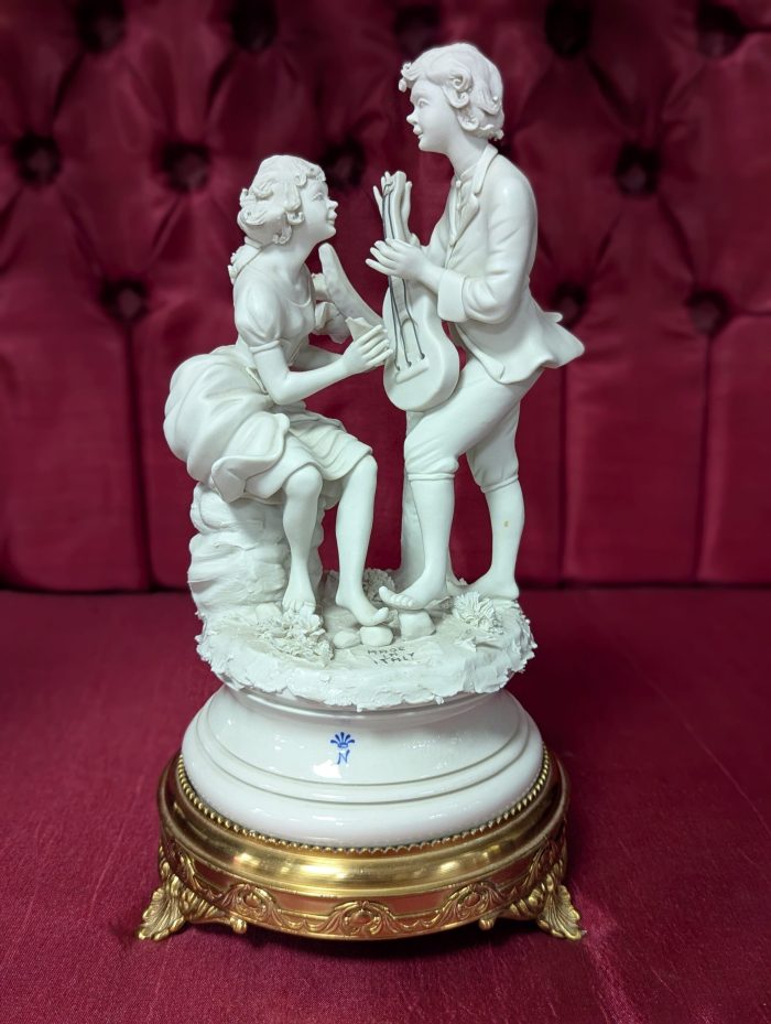 Biskviitportselanist kuju