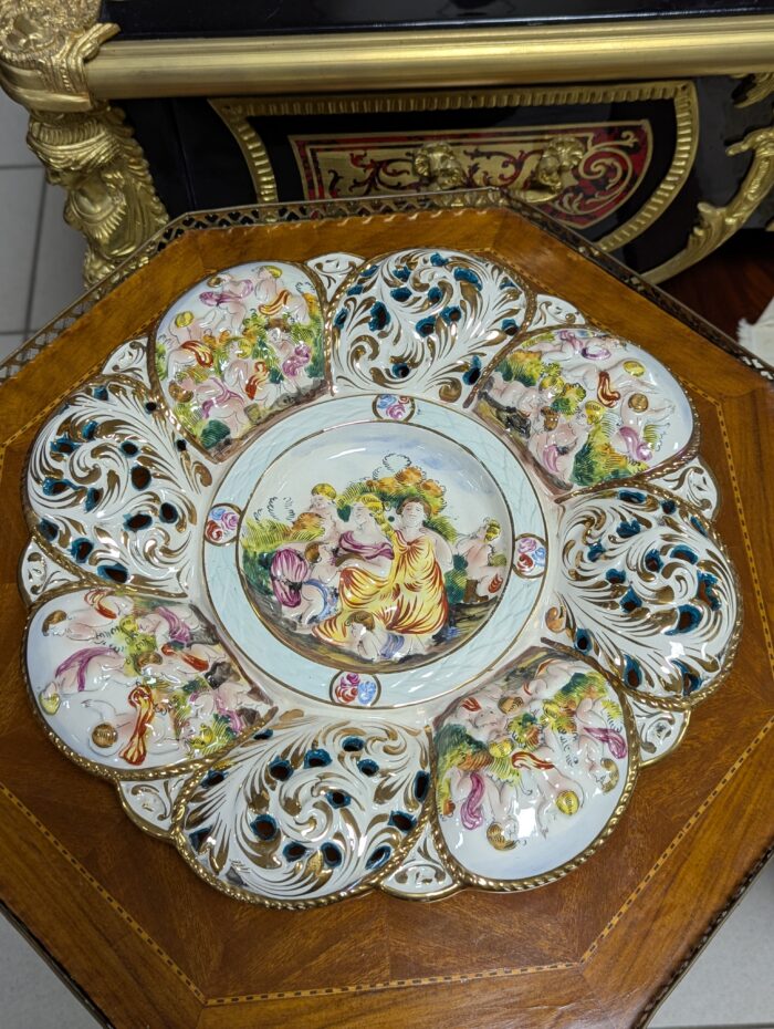 Capodimonte seinataldrik