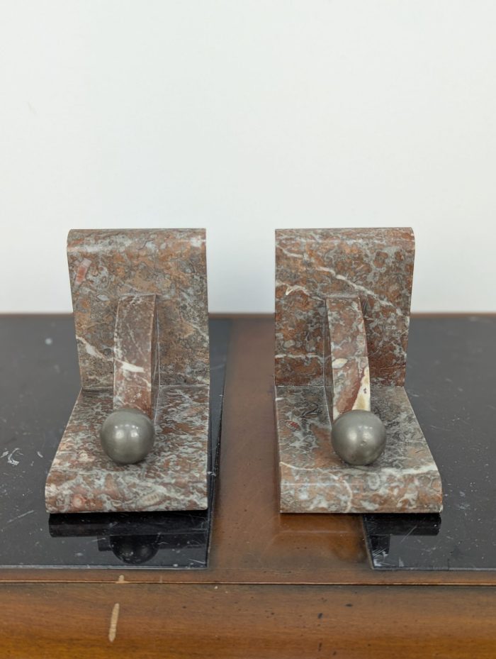 Marmorist art deko stiilis raamatutoed