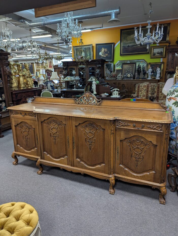 Louis XV stiilis servant