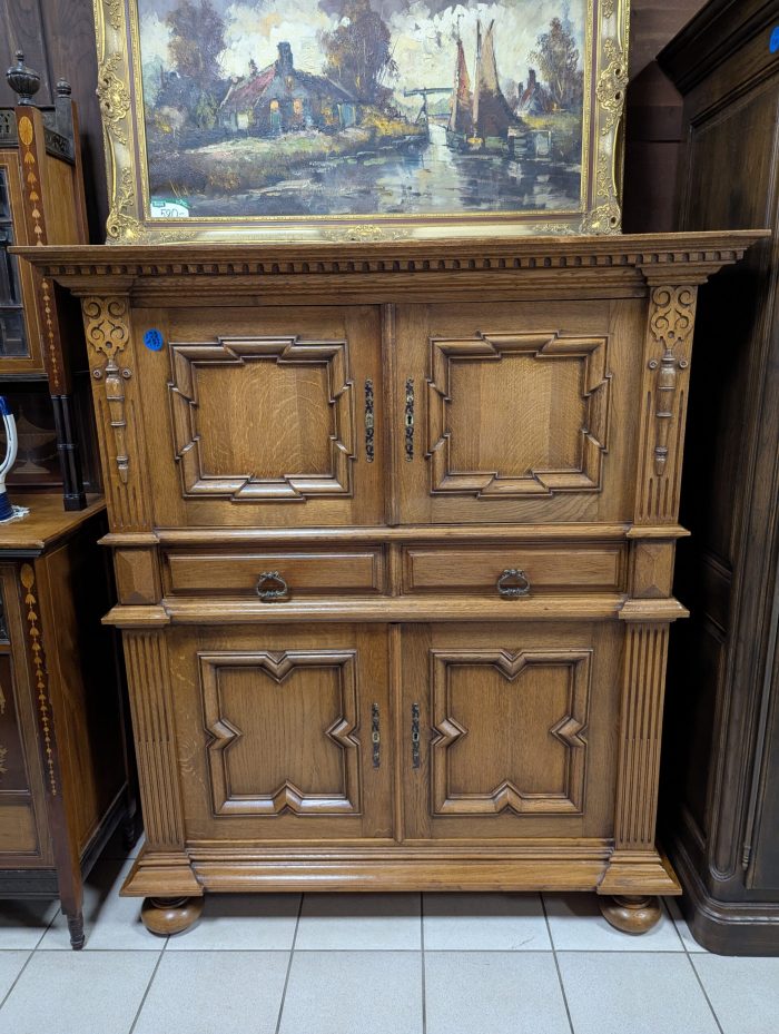 Renessansi stiilis puhvetkapp