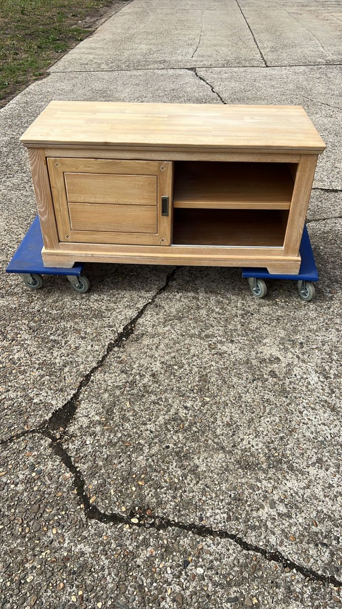 TV stand - Image 3