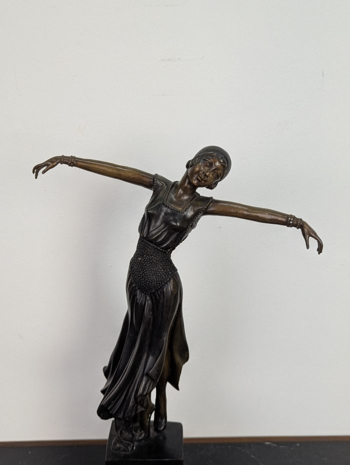 Art deco style bronze figure - Image 3