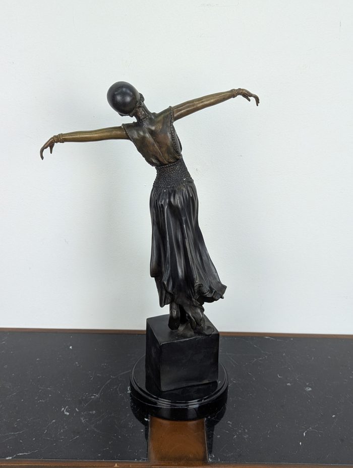 Art deco style bronze figure - Image 7