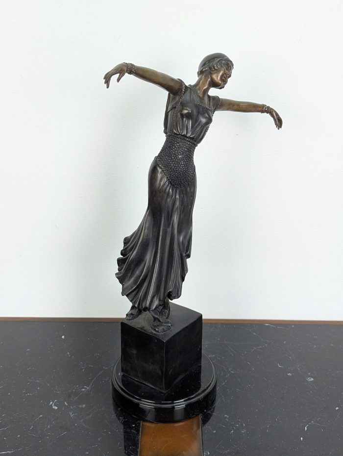 Art deco style bronze figure - Image 8