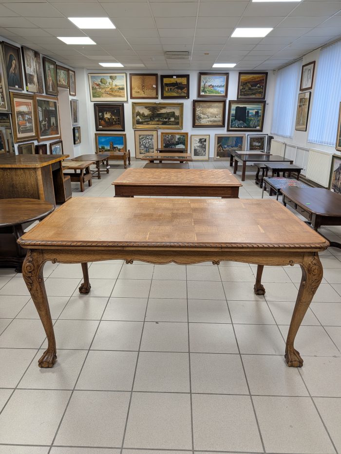 Chippendale style dining table - Image 4