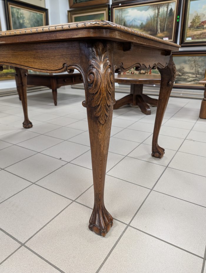 Chippendale style dining table - Image 8