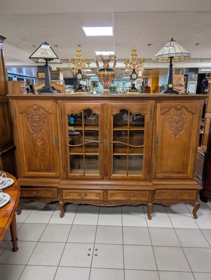 Puhvetkapp rokokoo stiilis