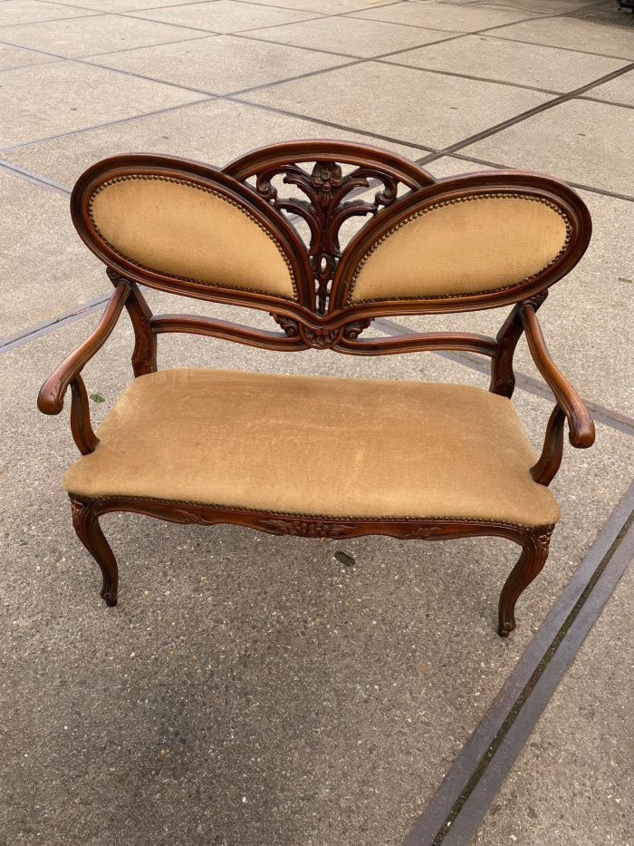 Rokokoo stiilis sohva