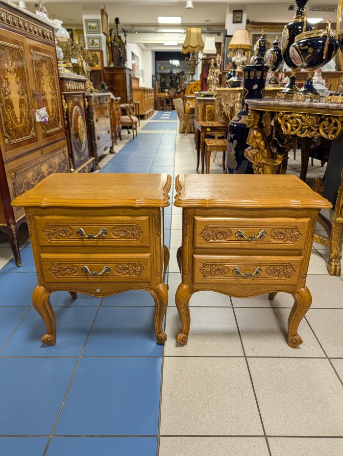 Öökapp rokokoo stiilis