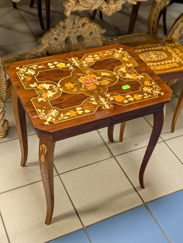 Инкрустированный столик ручной работы эпохи Людовика XV