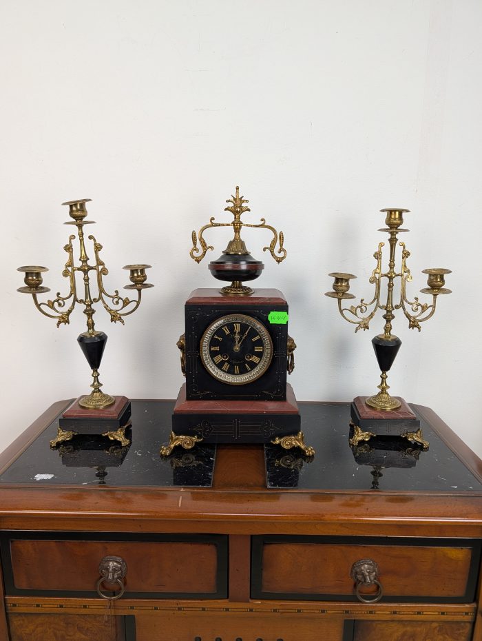 Каминные часы и подсвечники в стиле Наполеона III